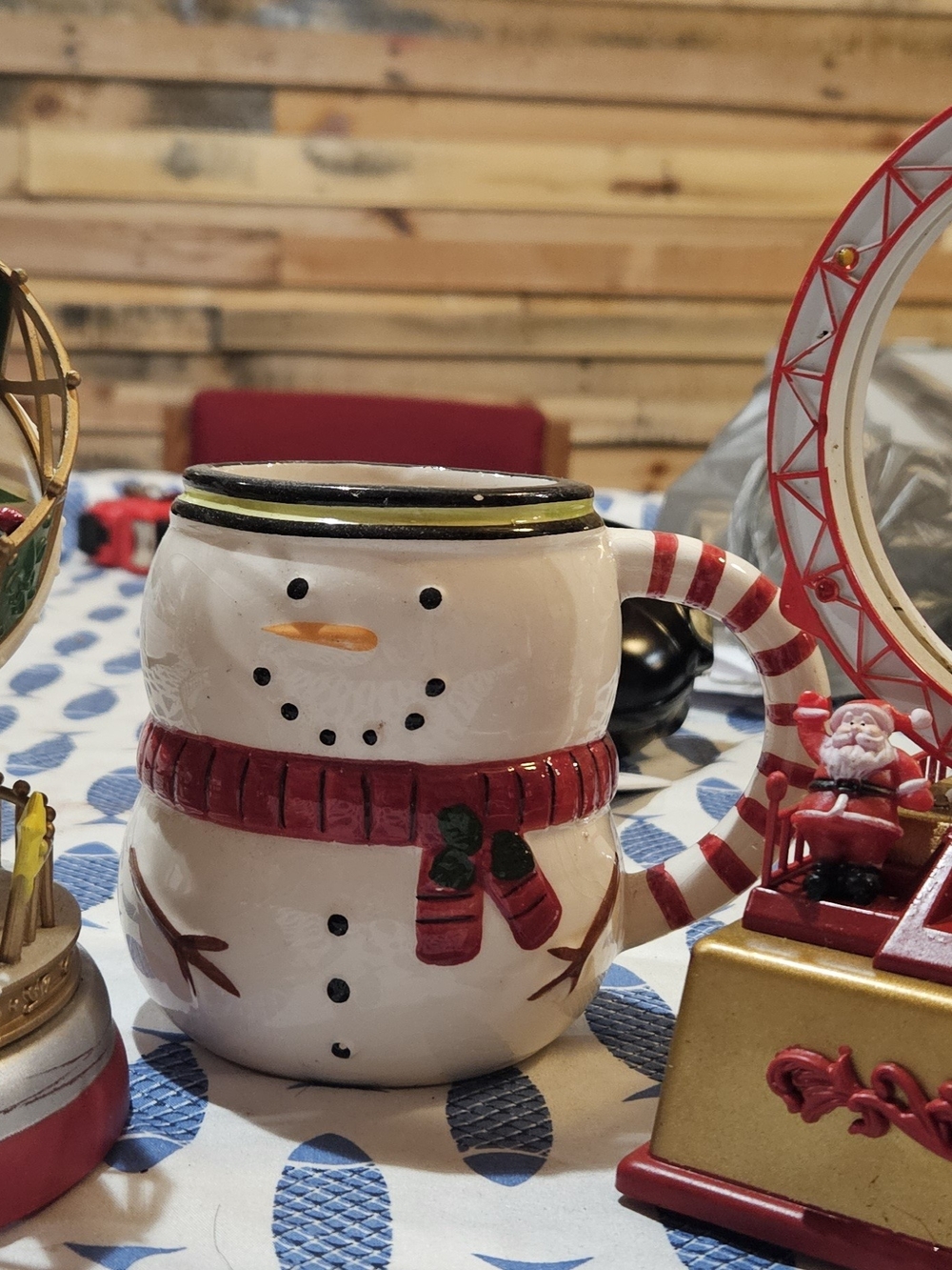 Festive Snowman Ceramic Mug with Red Scarf - Holiday Home